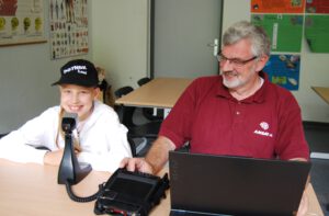DO7NBK (links) ruft via QO-100 die Neumayer-Station in der Antarktis